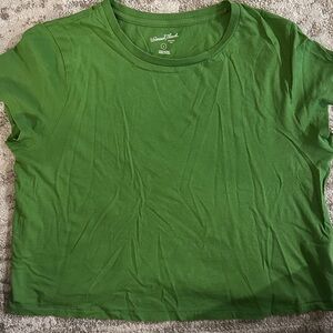 Cropped, green t-shirt